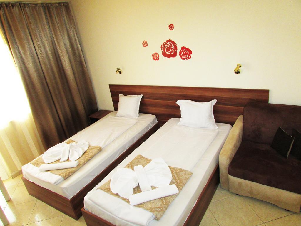 Hotel Brilliance Varna ภายนอก รูปภาพ