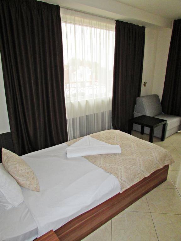 Hotel Brilliance Varna ภายนอก รูปภาพ