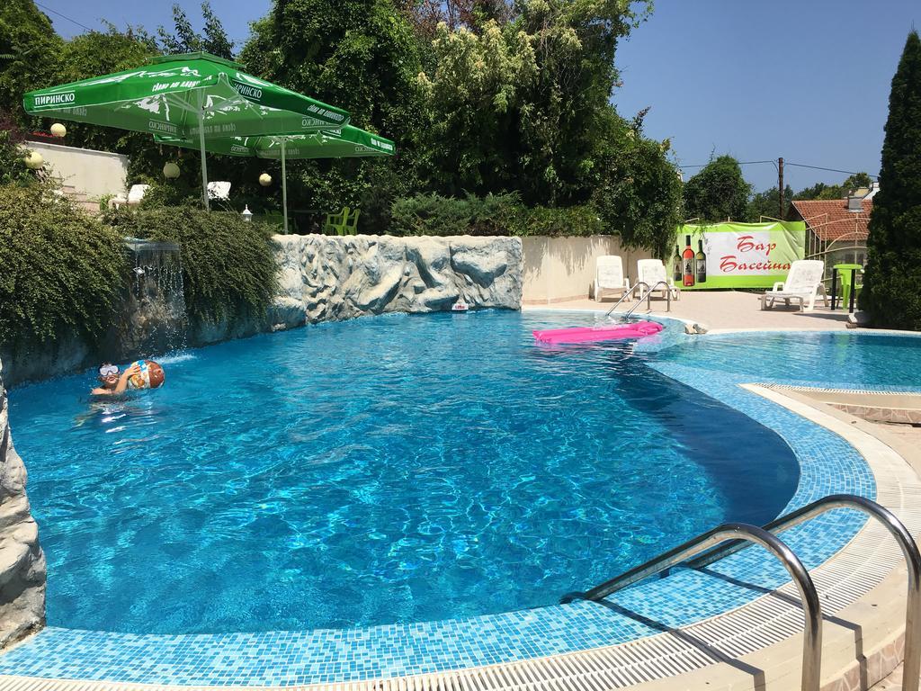 Hotel Brilliance Varna ภายนอก รูปภาพ